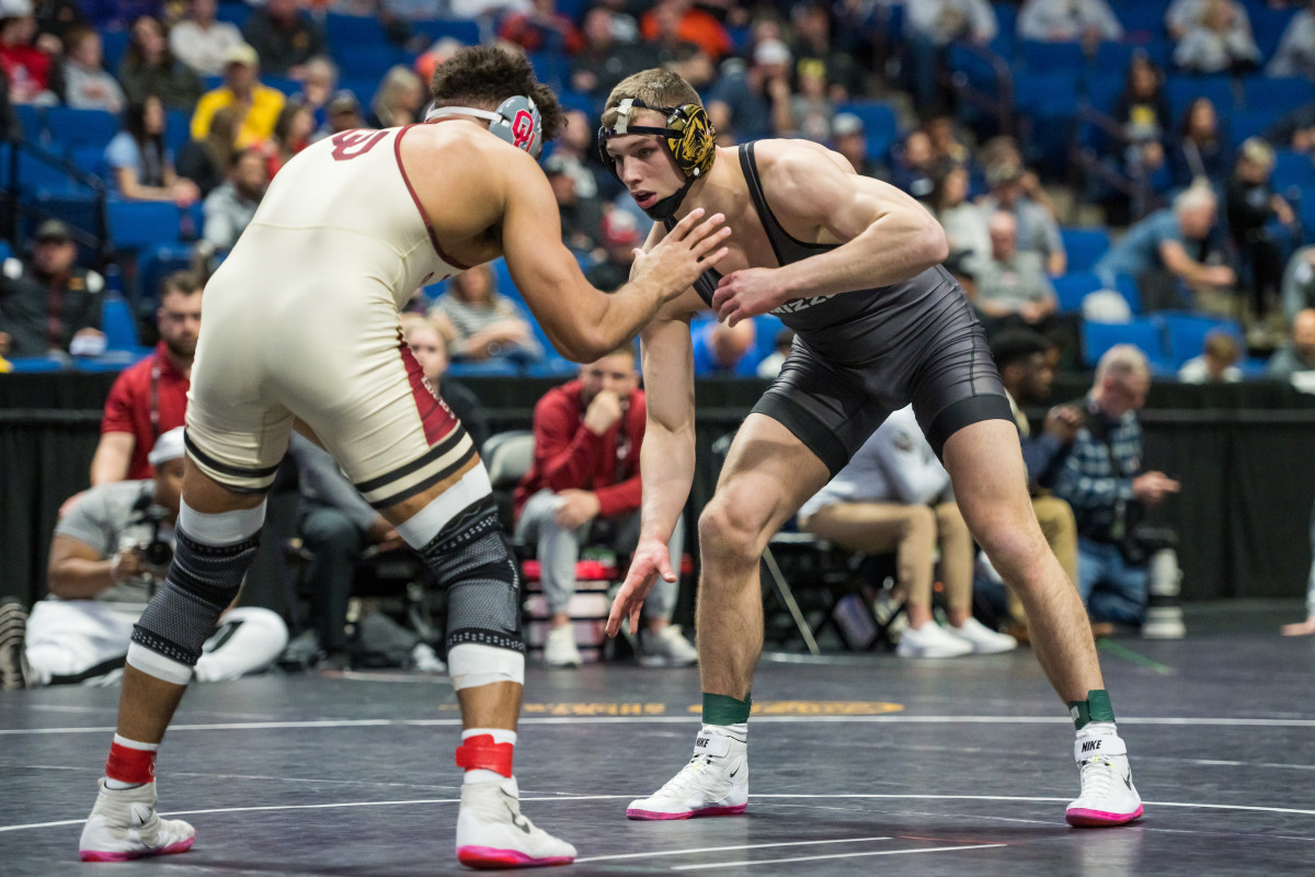 No. 3 Missouri Rocky Elam (197) in his match against No. 2 Oklahoma Stephen Buchanan.